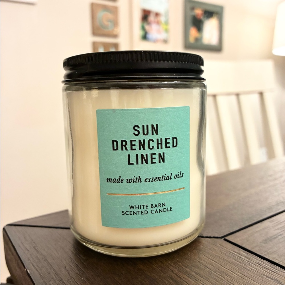White Barn 7oz‎ Candle Sun Drenched Linen